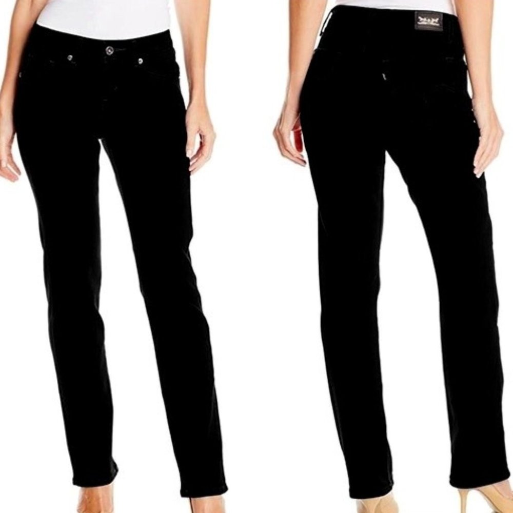 NEW with Tags, Levi's 529 Curvy Straight leg jeans, size 4S.